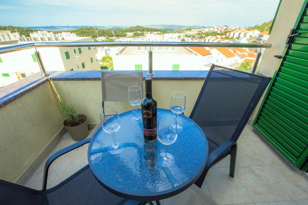 Apartamento Apartman Roko Šibenik Exterior foto